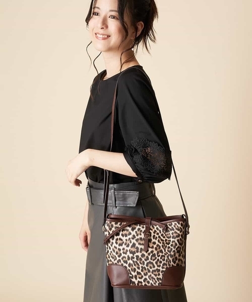 OFUON le MK(オフオンルエムケー)の「フェイクレザー ショルダー(ショルダーバッグ・レディース・ライトブラウン/ベージュ/ブラック・38)」の13枚目の写真