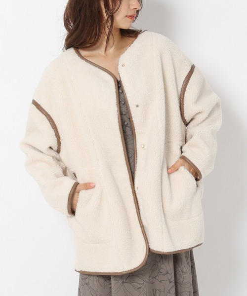 mysty woman(ミスティウーマン)の「パイピングがアクセントに リバーシブルボアコート 239462(ムートンコート・レディース・アイボリー/チャコール/モカ・FREE)」の8枚目の写真