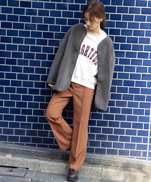 mysty woman(ミスティウーマン)の「パイピングがアクセントに リバーシブルボアコート 239462(ムートンコート・レディース・アイボリー/チャコール/モカ・FREE)」の10枚目の写真