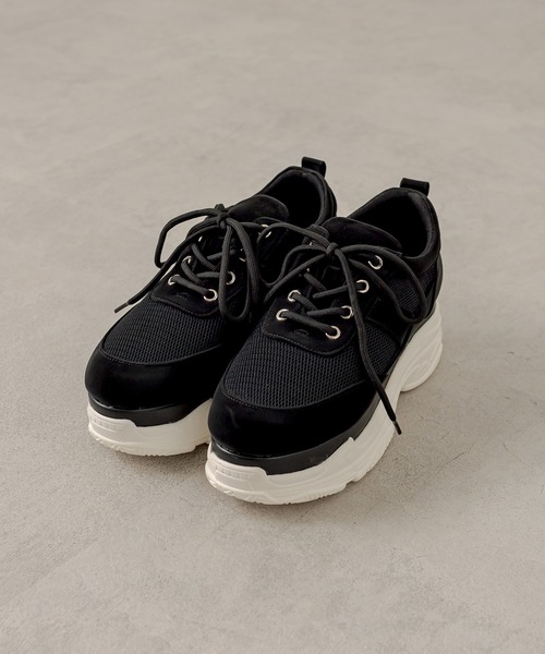 OLIVE des OLIVE（オリーブデオリーブ）の「オーガンリボンスニーカー（スニーカー・レディース・ブラック/オフホワイト・LARGE/MEDIUM）」の6枚目の写真