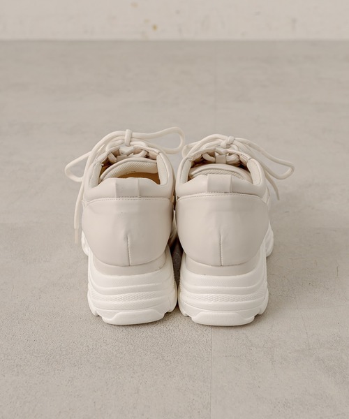 OLIVE des OLIVE（オリーブデオリーブ）の「オーガンリボンスニーカー（スニーカー・レディース・ブラック/オフホワイト・LARGE/MEDIUM）」の9枚目の写真