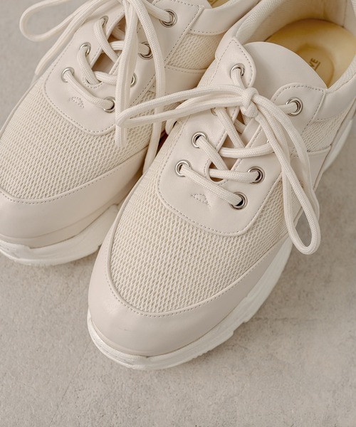 OLIVE des OLIVE（オリーブデオリーブ）の「オーガンリボンスニーカー（スニーカー・レディース・ブラック/オフホワイト・LARGE/MEDIUM）」の10枚目の写真