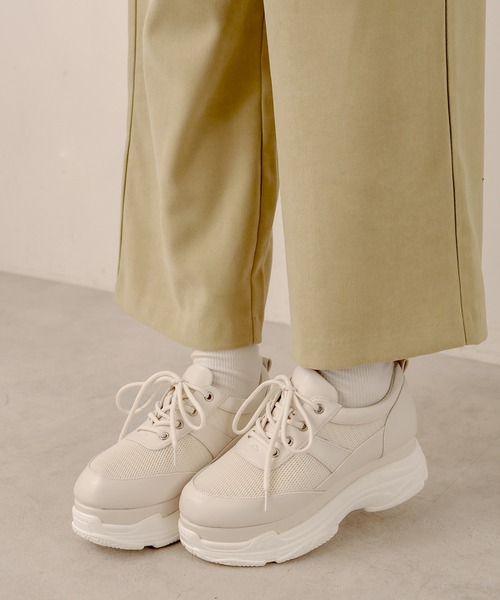 OLIVE des OLIVE（オリーブデオリーブ）の「オーガンリボンスニーカー（スニーカー・レディース・ブラック/オフホワイト・LARGE/MEDIUM）」の17枚目の写真