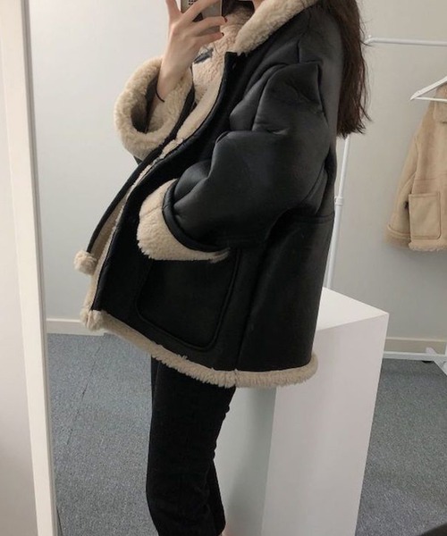 Doula Doula(ドゥーラドゥーラ)の「フェイクムートンリバーシブルジャケット 2way(ブルゾン・レディース・ブラック/モカ・FREE)」の9枚目の写真