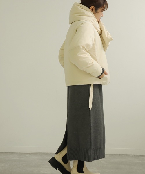 AULI（アウリィ）の「【低身長向けサイズ】極暖マフラー付きショートダウンコートジャケット（ダウンジャケット/コート・レディース・ブラック/グリーン/アイボリー・S/XS）」の22枚目の写真