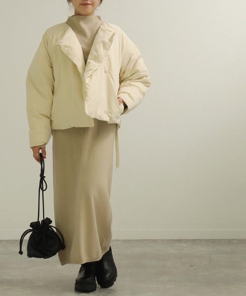 AULI（アウリィ）の「【低身長向けサイズ】極暖マフラー付きショートダウンコートジャケット（ダウンジャケット/コート・レディース・ブラック/グリーン/アイボリー・S/XS）」の11枚目の写真