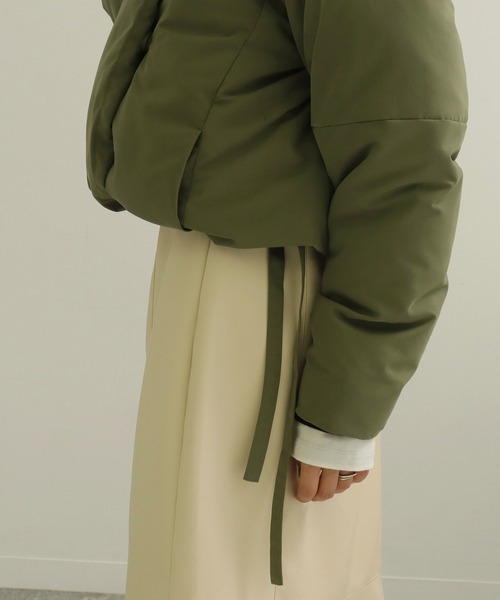 AULI（アウリィ）の「【低身長向けサイズ】極暖マフラー付きショートダウンコートジャケット（ダウンジャケット/コート・レディース・ブラック/グリーン/アイボリー・S/XS）」の14枚目の写真