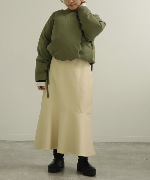 AULI（アウリィ）の「【低身長向けサイズ】極暖マフラー付きショートダウンコートジャケット（ダウンジャケット/コート・レディース・ブラック/グリーン/アイボリー・S/XS）」の8枚目の写真