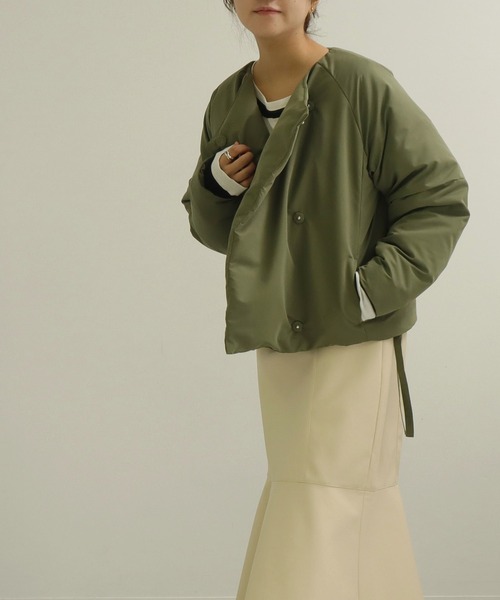 AULI（アウリィ）の「【低身長向けサイズ】極暖マフラー付きショートダウンコートジャケット（ダウンジャケット/コート・レディース・ブラック/グリーン/アイボリー・S/XS）」の15枚目の写真