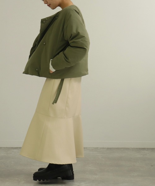 AULI（アウリィ）の「【低身長向けサイズ】極暖マフラー付きショートダウンコートジャケット（ダウンジャケット/コート・レディース・ブラック/グリーン/アイボリー・S/XS）」の9枚目の写真