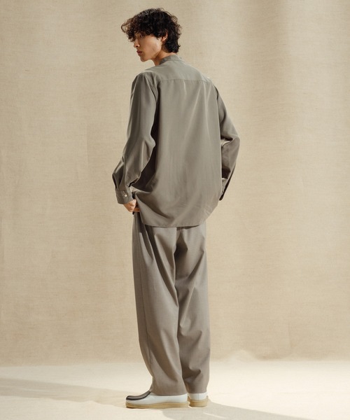 ADAM ET ROPE'(アダムエロペ)の「リラックスドレープ レーヨンスエード とろみバンドカラーシャツ(シャツ/ブラウス・メンズ・グリーン/グリーン系その他2/ブルー系その他5/ピンク系その他2・M/L)」の15枚目の写真