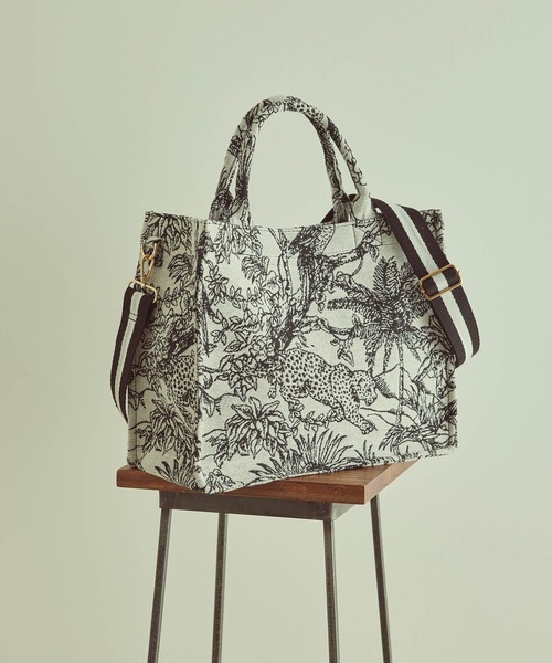 VIS(ビス)の「【新色追加】【A4対応】2WAYジャングル柄トートバッグ(トートバッグ・レディース・ブラック/ベージュ/ブルー/ダークブラウン/その他/ブラック系その他・FREE)」の7枚目の写真