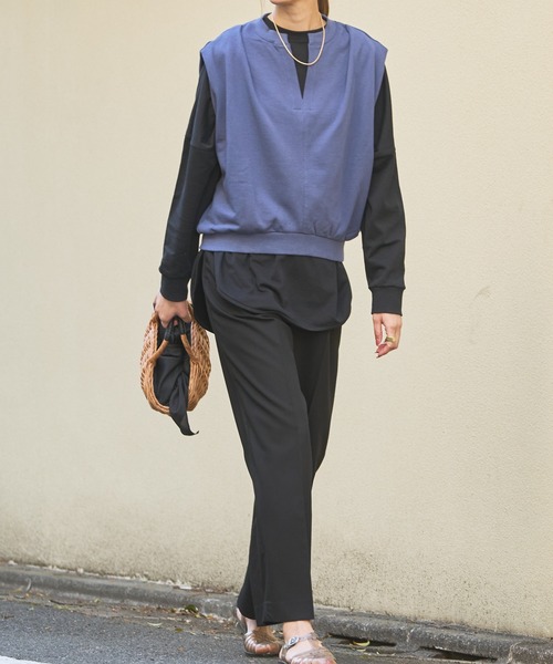 audrey and john wad（オードリーアンドジョンワッド）の「キーネックスウェットベスト  -洗濯機洗い可-（ベスト・レディース・ブラック/ダークブラウン/ダークブルー/ライトベージュ・FREE）」の22枚目の写真