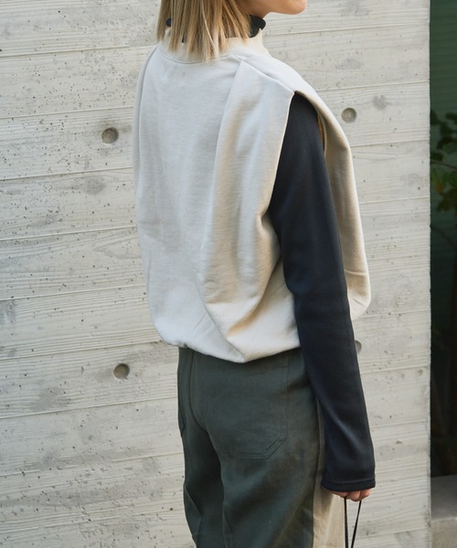 audrey and john wad（オードリーアンドジョンワッド）の「キーネックスウェットベスト  -洗濯機洗い可-（ベスト・レディース・ブラック/ダークブラウン/ダークブルー/ライトベージュ・FREE）」の13枚目の写真
