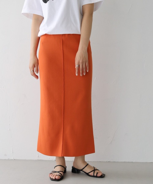 HER CLOSET（ハークローゼット）の「【shemoshelly】スウェットライクダンボールニットタイトスカート（スカート・レディース・ネイビー/オフホワイト/オレンジ/マスタード・M）」の4枚目の写真