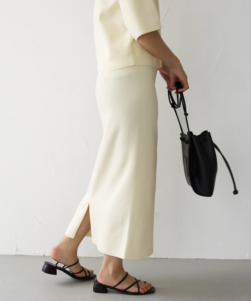 HER CLOSET（ハークローゼット）の「【shemoshelly】スウェットライクダンボールニットタイトスカート（スカート・レディース・ネイビー/オフホワイト/オレンジ/マスタード・M）」の7枚目の写真