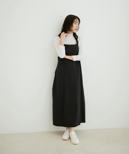 SALON adam et rope'（サロン アダム エ ロペ）の「バッククロススクエアネックキャミワンピース［MEDI Veil］【抗菌・消臭・UVケア】（ワンピース・レディース・ブラック/キャメル/ピンク・FREE）」の21枚目の写真