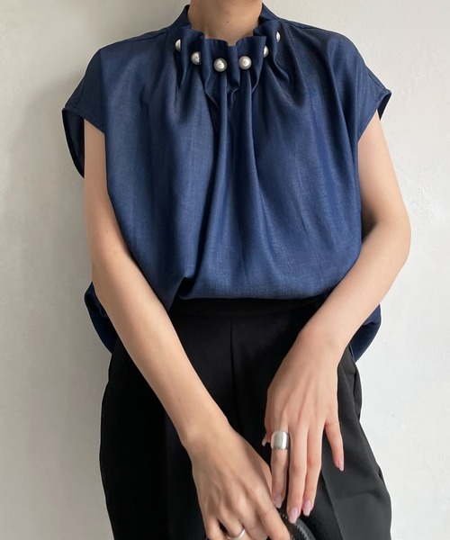 DouDou(ドゥドゥ)の「【WEB限定】BIGパールネック半袖ブラウス(シャツ/ブラウス・レディース・ブルー/ブラック・FREE)」の8枚目の写真
