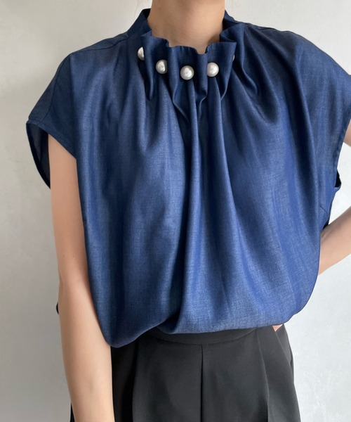 DouDou(ドゥドゥ)の「【WEB限定】BIGパールネック半袖ブラウス(シャツ/ブラウス・レディース・ブルー/ブラック・FREE)」の6枚目の写真
