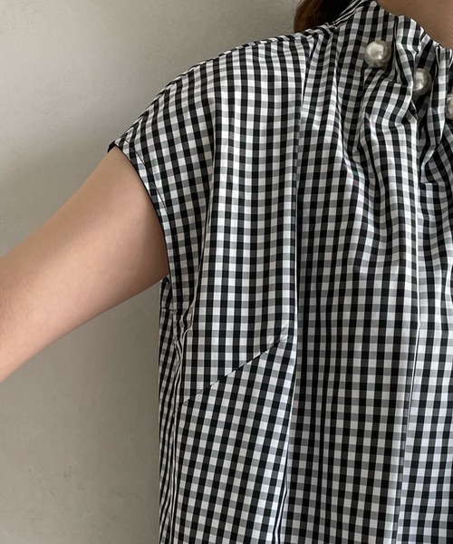 DouDou(ドゥドゥ)の「【WEB限定】BIGパールネック半袖ブラウス(シャツ/ブラウス・レディース・ブルー/ブラック・FREE)」の19枚目の写真