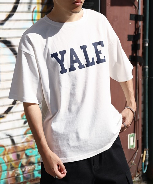 ZIP FIVE(ジップファイブ)の「【YALE】 カレッジロゴ プリント ビッグシルエット 綿100 半袖 Tシャツ(Tシャツ/カットソー・メンズ・ホワイト系/ネイビー系/アイボリー系/ネイビー/グレー系/ホワイト/チャコール/オートミール/ホワイト系1/グレー系1/アイボリー系1/ネイビー系1・X-LARGE/MEDIUM/LARGE)」の4枚目の写真