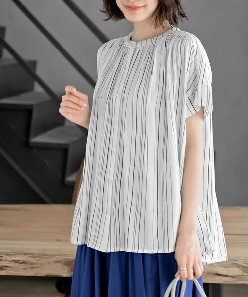 rps（アールピーエス）の「レーヨンバンドカラーギャザーブラウス（シャツ/ブラウス・レディース・ブラック/ダークグリーン/オフホワイト/ブルー/アイボリー/ホワイト系その他4/ホワイト系その他2・M/フリー）」の2枚目の写真