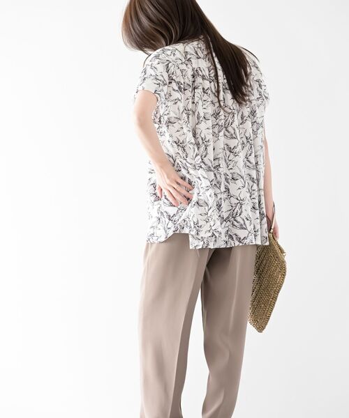 rps（アールピーエス）の「レーヨンバンドカラーギャザーブラウス（シャツ/ブラウス・レディース・ブラック/ダークグリーン/オフホワイト/ブルー/アイボリー/ホワイト系その他4/ホワイト系その他2・M/フリー）」の12枚目の写真