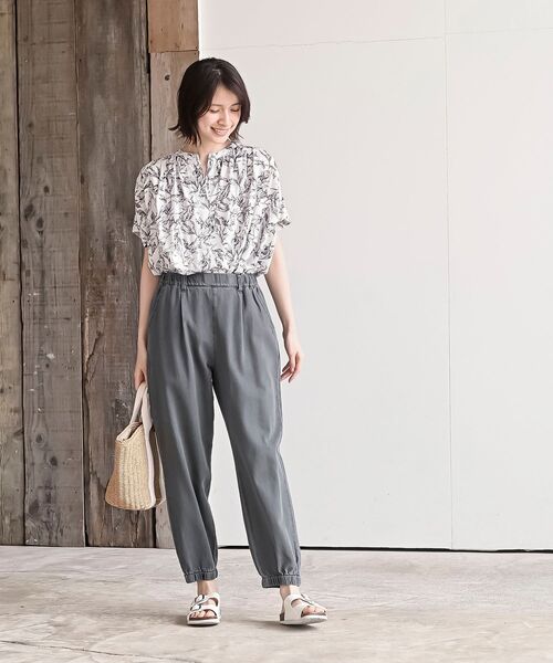 rps（アールピーエス）の「レーヨンバンドカラーギャザーブラウス（シャツ/ブラウス・レディース・ブラック/ダークグリーン/オフホワイト/ブルー/アイボリー/ホワイト系その他4/ホワイト系その他2・M/フリー）」の19枚目の写真