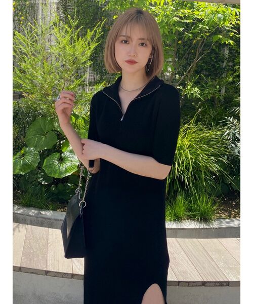 MURUA（ムルーア）の「ハーフジップスリットワンピース（ワンピース・レディース・ブラック/ブルー/ベージュ・FREE）」の9枚目の写真