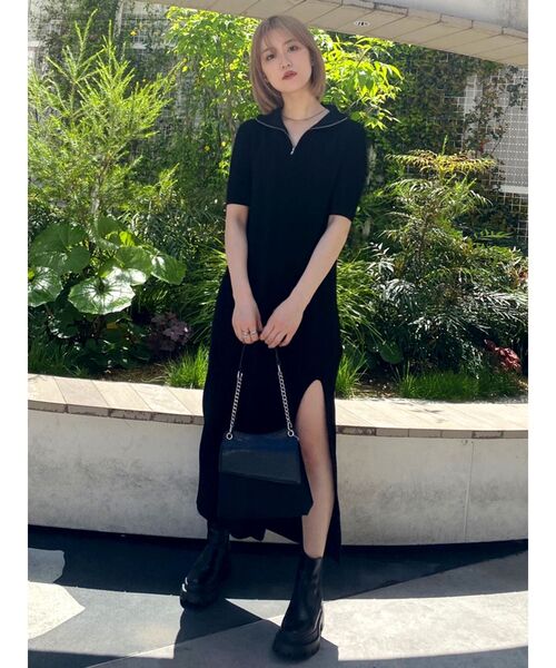 MURUA（ムルーア）の「ハーフジップスリットワンピース（ワンピース・レディース・ブラック/ブルー/ベージュ・FREE）」の11枚目の写真