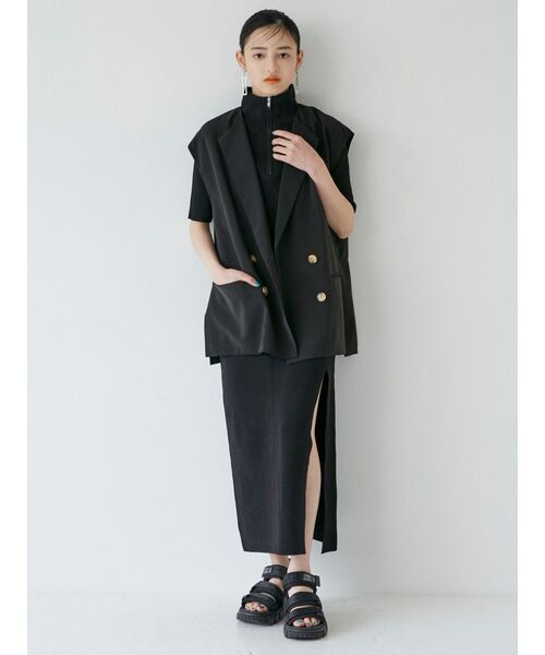 MURUA（ムルーア）の「ハーフジップスリットワンピース（ワンピース・レディース・ブラック/ブルー/ベージュ・FREE）」の12枚目の写真