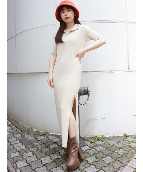 MURUA（ムルーア）の「ハーフジップスリットワンピース（ワンピース・レディース・ブラック/ブルー/ベージュ・FREE）」の15枚目の写真