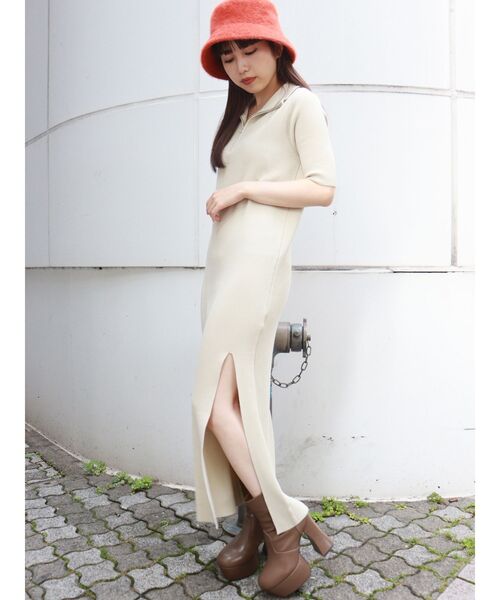 MURUA（ムルーア）の「ハーフジップスリットワンピース（ワンピース・レディース・ブラック/ブルー/ベージュ・FREE）」の16枚目の写真