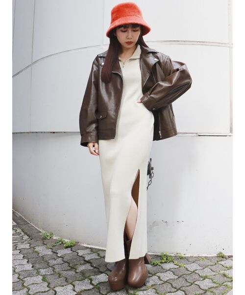 MURUA（ムルーア）の「ハーフジップスリットワンピース（ワンピース・レディース・ブラック/ブルー/ベージュ・FREE）」の17枚目の写真