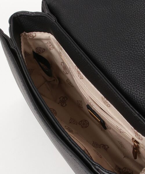 Guess（ゲス）の「ABEY Crossbody Flap（ショルダーバッグ・レディース・ブラック/ライトピンク・ONE SIZE）」の8枚目の写真