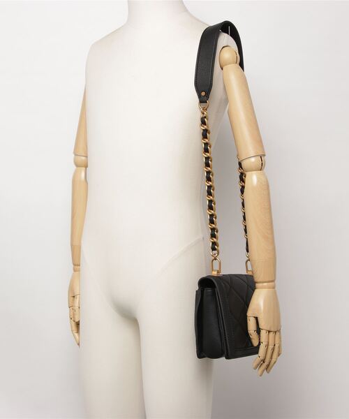 Guess（ゲス）の「ABEY Crossbody Flap（ショルダーバッグ・レディース・ブラック/ライトピンク・ONE SIZE）」の17枚目の写真