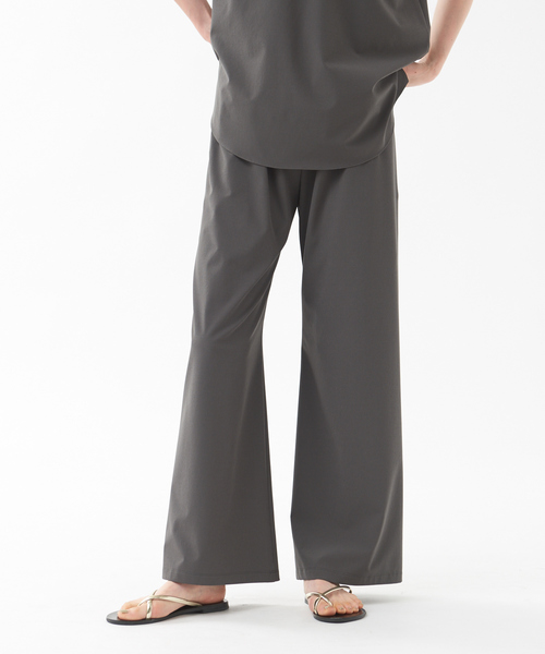 qualite（カリテ）の「《セットアップ対応》撥水ストレッチパンツ（その他パンツ・レディース・ベージュ/チャコールグレー・40/38/36）」の2枚目の写真