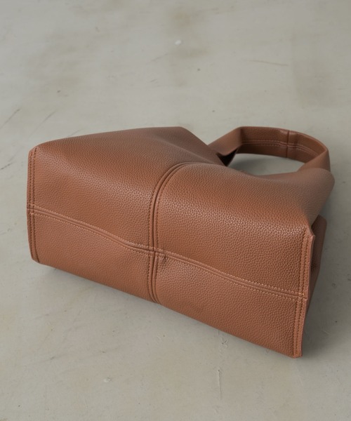 NEUNA(ヌナ)の「【軽量なのに大容量!!!】ソフトレザーバッグ(ハンドバッグ・レディース・アイボリー/ブラック/ブラウン・FREE)」の7枚目の写真