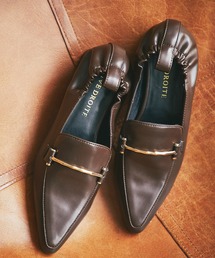 ポインテッドローファー