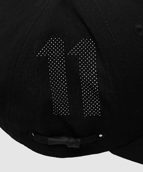 11 by Boris Bidjan Saberi （ ボリスビジャンサベリ）の「9FORTY 11xNE（キャップ・メンズ・ブラック・FREE）」の3枚目の写真