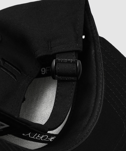 11 by Boris Bidjan Saberi （ ボリスビジャンサベリ）の「9FORTY 11xNE（キャップ・メンズ・ブラック・FREE）」の4枚目の写真