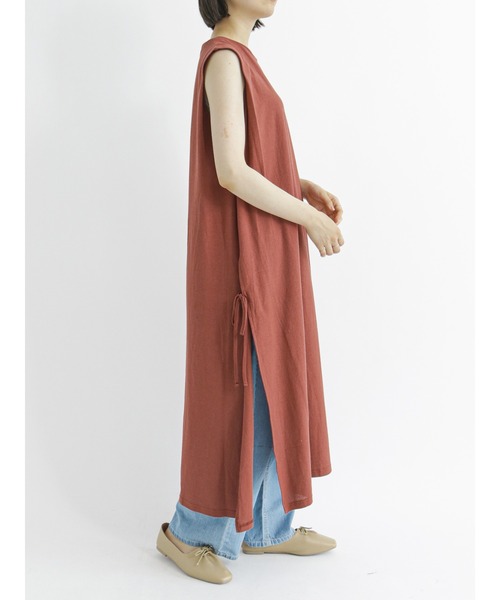 Samansa Mos2 blue（サマンサモスモスブルー）の「肩タックサイドスリットワンピース（ワンピース・レディース・レッド/カーキ/ブラック・ﾌﾘ-）」の12枚目の写真