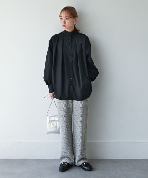 Chillfar（チルファー）の「スタンドカラータックブラウス（シャツ/ブラウス・レディース・ホワイト/ブラック/グレイッシュベージュ/カーキ系・FREE）」の10枚目の写真