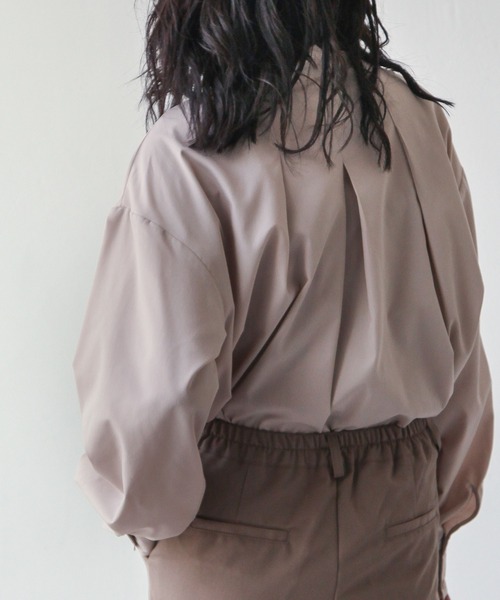 Chillfar（チルファー）の「スタンドカラータックブラウス（シャツ/ブラウス・レディース・ホワイト/ブラック/グレイッシュベージュ/カーキ系・FREE）」の18枚目の写真