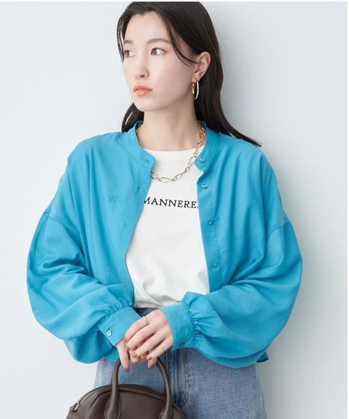 earth music&ecology（アースミュージックアンドエコロジー）の「クロップドボックスシャツ（シャツ/ブラウス・レディース・ブラック/オフホワイト/ピンク/ブルー・FREE）」の4枚目の写真