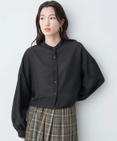 earth music&ecology（アースミュージックアンドエコロジー）の「クロップドボックスシャツ（シャツ/ブラウス・レディース・ブラック/オフホワイト/ピンク/ブルー・FREE）」の3枚目の写真