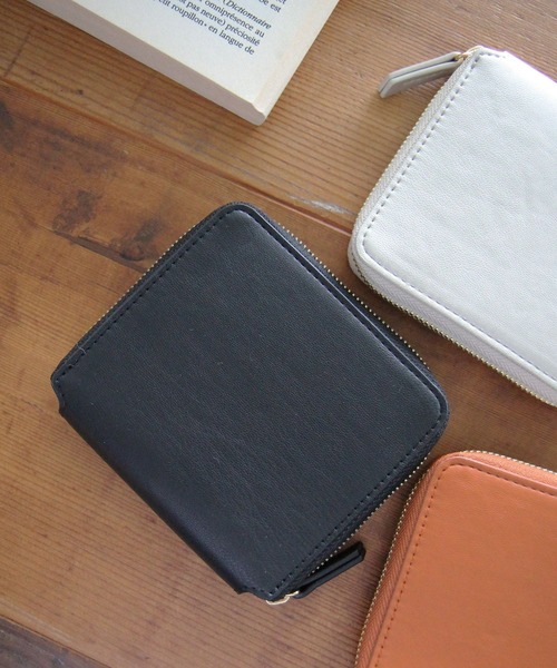 LEPSIM（レプシィム）の「ラウンドファスナー二つ折り財布　344547（財布・レディース・ブラック/オレンジ/グレイッシュベージュ・ONE SIZE）」の2枚目の写真