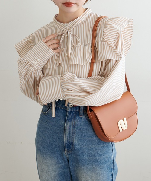 natural couture(ナチュラルクチュール)の「ヨークフリル細ヒモリボンブラウス(シャツ/ブラウス・レディース・ブラック/ドット/ストライプ/オフホワイト・FREE)」の11枚目の写真