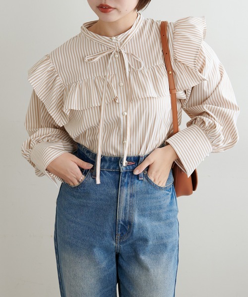 natural couture(ナチュラルクチュール)の「ヨークフリル細ヒモリボンブラウス(シャツ/ブラウス・レディース・ブラック/ドット/ストライプ/オフホワイト・FREE)」の16枚目の写真