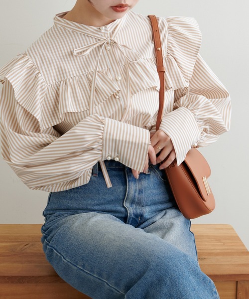 natural couture(ナチュラルクチュール)の「ヨークフリル細ヒモリボンブラウス(シャツ/ブラウス・レディース・ブラック/ドット/ストライプ/オフホワイト・FREE)」の21枚目の写真